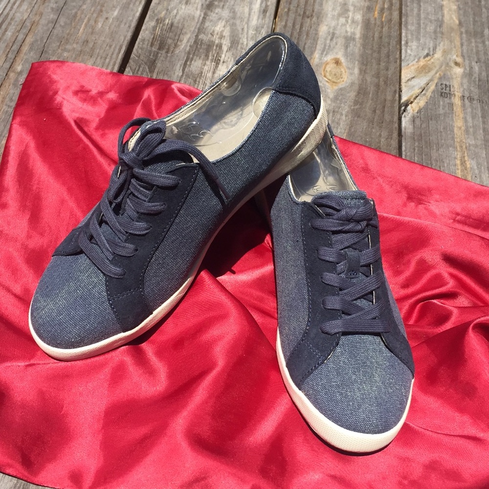 Denim Danskos NEW